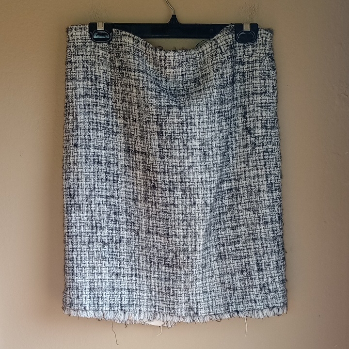 Alberto Makalt Chic Tweed Skirt - Black And White Raw Hem Business Skirt Size 12